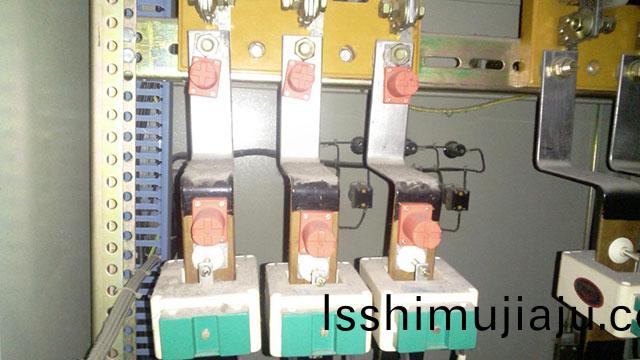 高(gao)低壓配(pei)電(dian)櫃(gui)